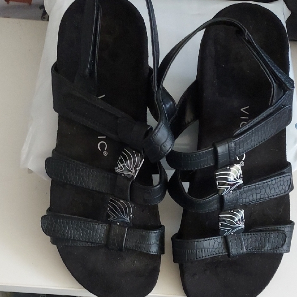 Vionic Women's Strappy Black Sandals